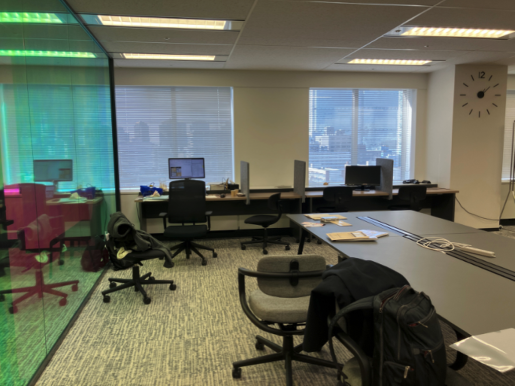 【居抜き 天王洲アイル駅直結】会議室・フォンブース完備のデザインオフィスの写真3