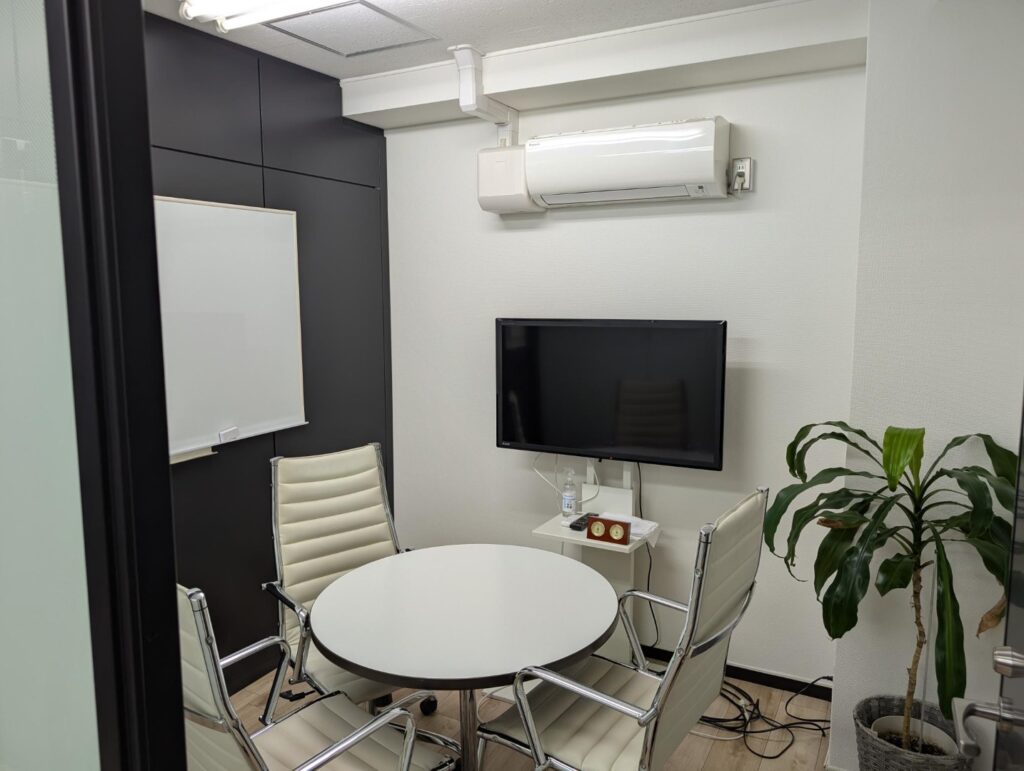 【居抜き 麹町駅徒歩2分】什器譲渡可・会議室2室完備で即業務開始の写真5