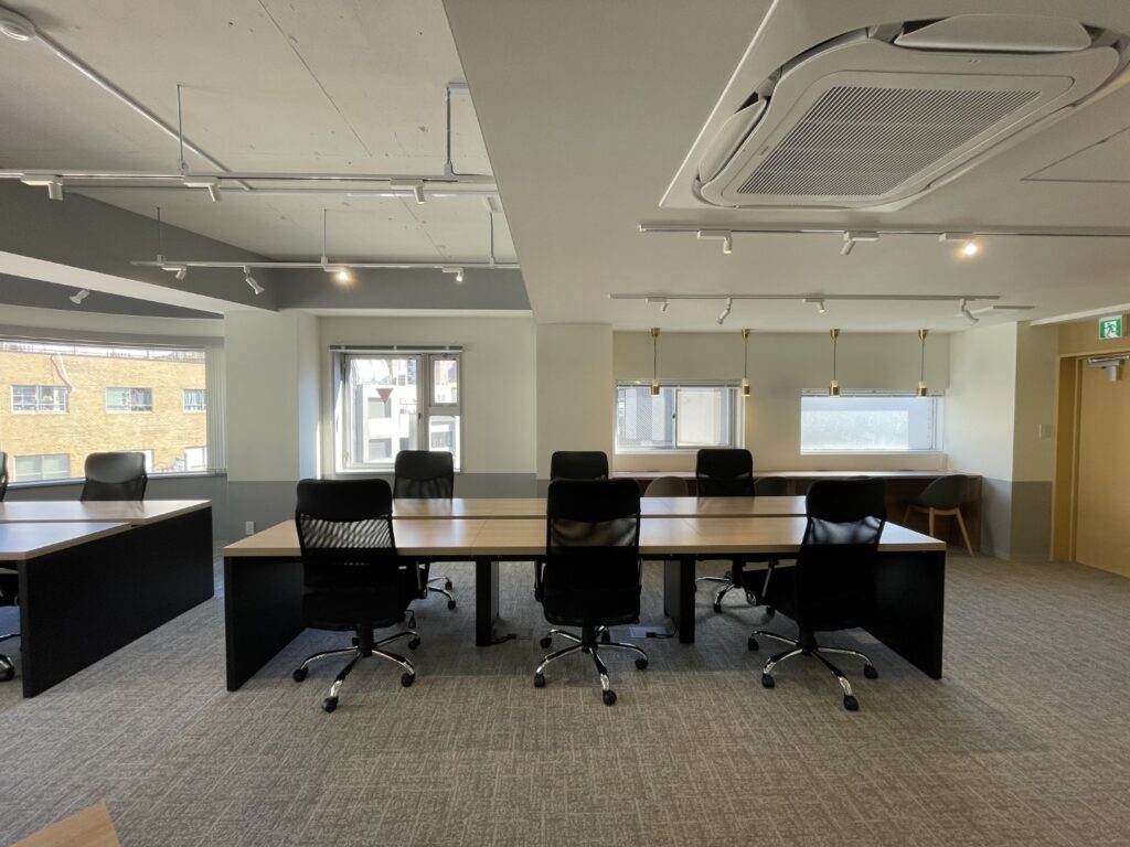 【セットアップ 東日本橋駅徒歩1分】上層階・採光良好な什器付オフィスの写真4