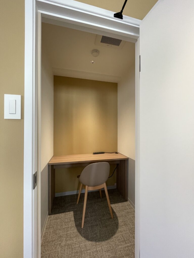 【セットアップ 東日本橋駅徒歩1分】上層階・採光良好な什器付オフィスの写真5