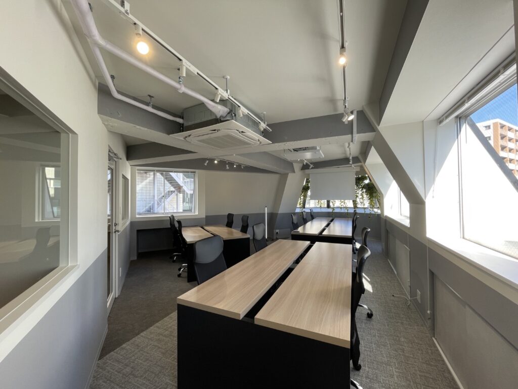 【セットアップ 東日本橋駅徒歩1分】最上階・プロジェクター付オフィスの写真1