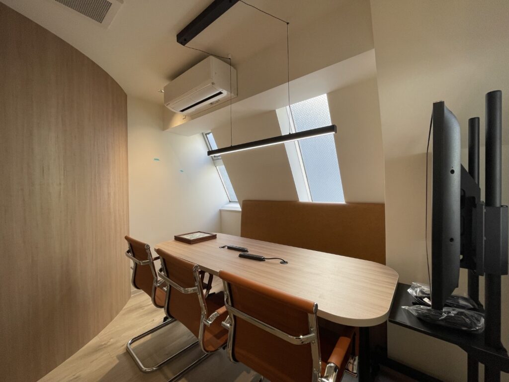 【セットアップ 東日本橋駅徒歩1分】最上階・プロジェクター付オフィスの写真4
