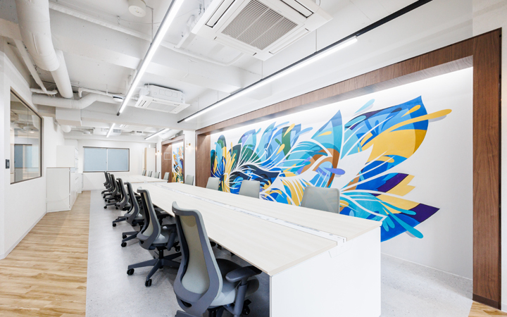 【セットアップ 神保町駅2分】フォンブース設置でWeb会議も快適のデザインオフィス