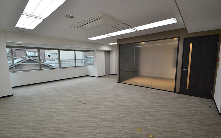 【セットアップ 新富町駅徒歩2分】最新リニューアル済みの快適オフィス