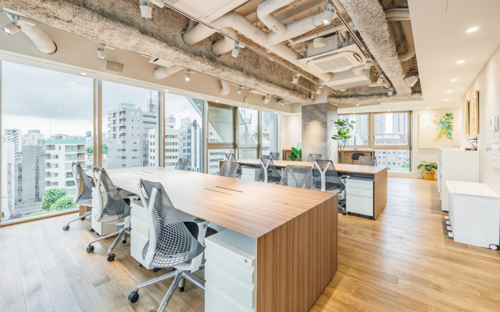 【セットアップ 乃木坂駅1分】高層階・家具付き・敷金0円の高品質オフィスの写真1
