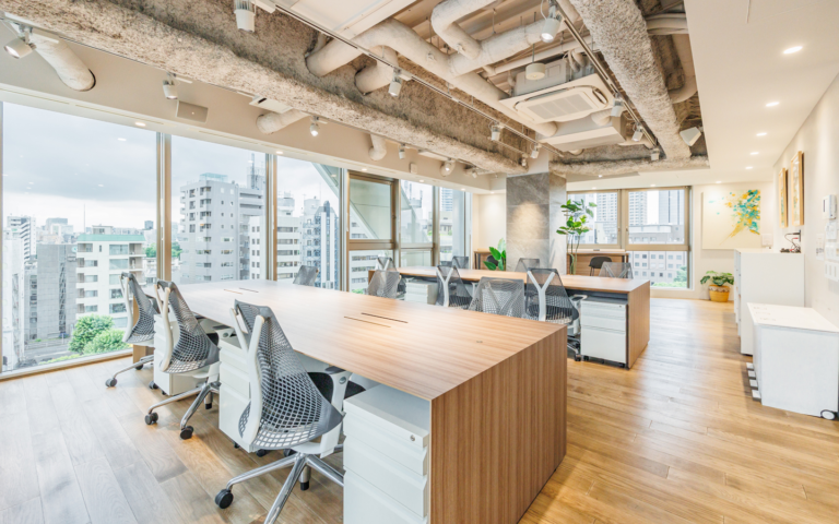 【セットアップ 乃木坂駅1分】高層階・家具付き・敷金0円の高品質オフィス