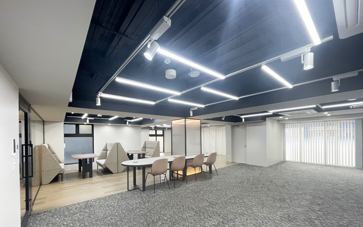 【セットアップ 仲御徒町駅2分】会議室・フォンブース完備のリニューアルオフィス