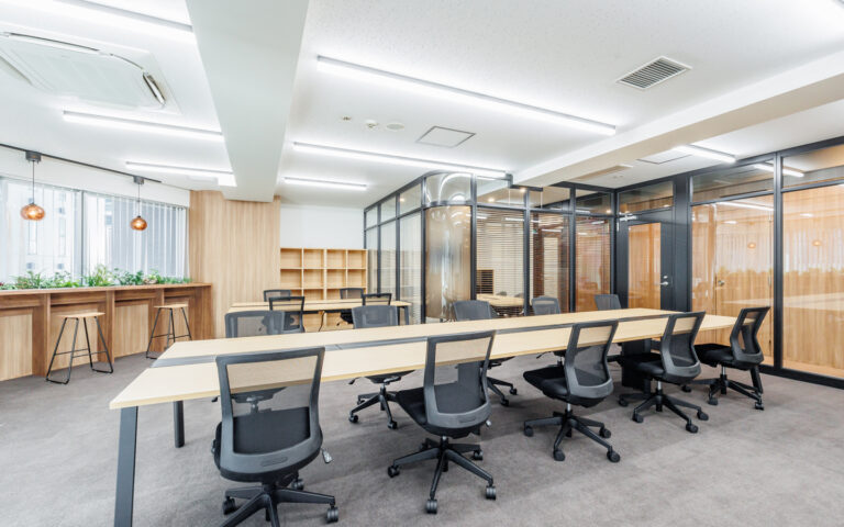 【セットアップ 淡路町駅徒歩5分】高い利便性とモダンな内装が魅力のセットアップオフィス