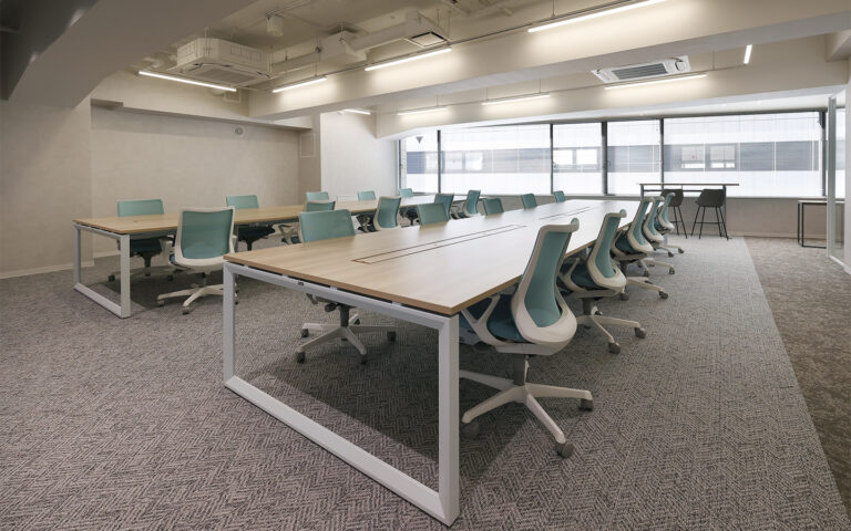 【セットアップ 神田駅2分】複数路線利用可の内装造作付きオフィスで快適なビジネス環境を