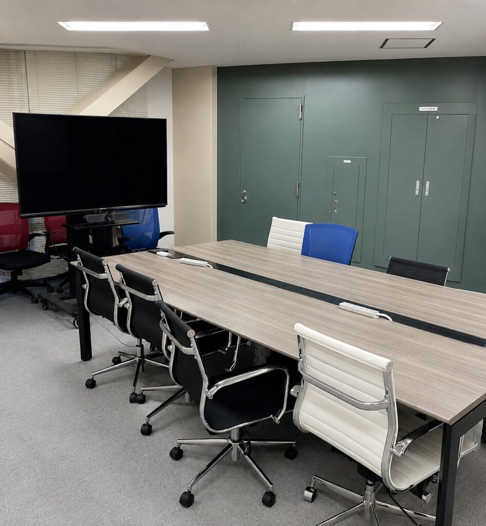 【居抜き 三越前駅徒歩1分】複数会議室とカフェスペース完備の快適ワークオフィスの写真6