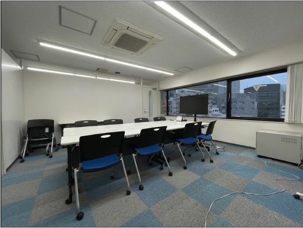 【居抜き 三田駅徒歩5分】複数路線利用可能で会議室造作を備えた機能的オフィス