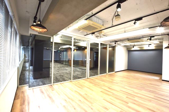 【セットアップ 茅場町駅徒歩1分】複数路線利用可能な好立地と充実設備のオフィス