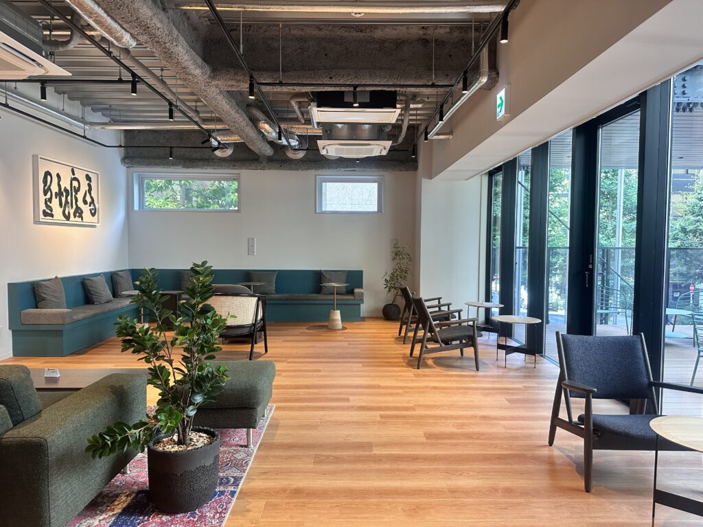 【スモールオフィス 麹町駅徒歩3分】会議室やラウンジなど共用部が充実した安心オフィスの写真3